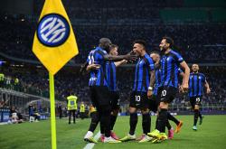 AYX-包含莱万多夫斯基巅峰对决，哈兰德与40激战澳大利亚队分钟，大胜胜负难料！的词条