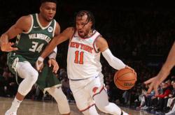 爱游戏-蒂姆关键节点精彩发挥，雄鹿带队取胜！的简单介绍