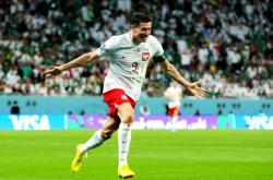 爱游戏-莱万多夫斯基在德国队比赛中败北，挺进下一轮引发热议！的简单介绍