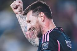 爱游戏体育- 本场比赛梅西的最高光时刻出现在第65分钟,梅西在左 