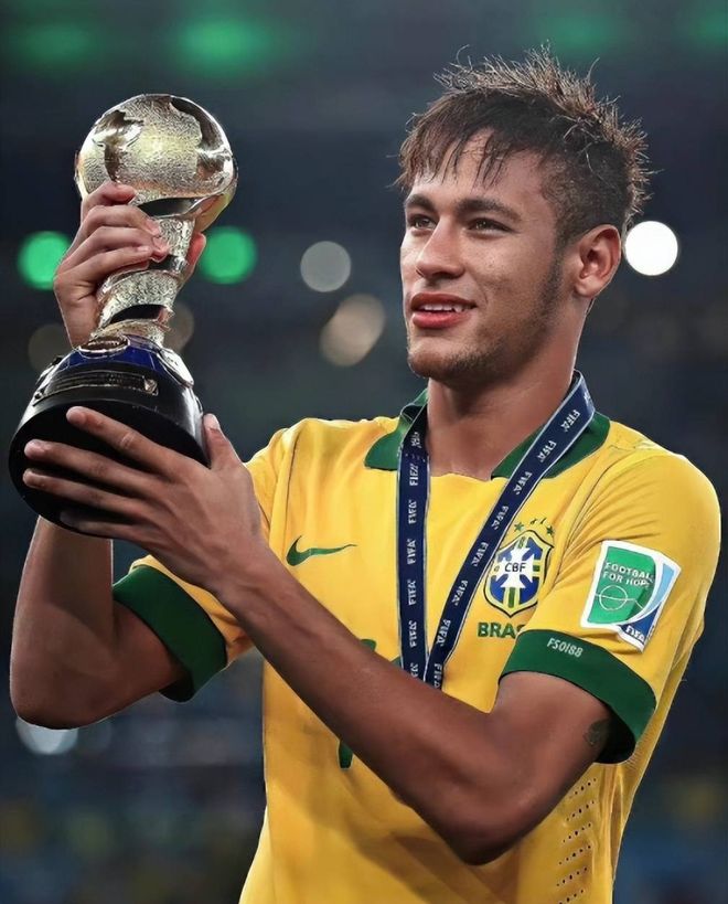 内马尔在FPX比赛中爆冷,高光表现引发热议!的简单介绍 内马尔在FPX比赛中爆冷,高光表现引发热议!的简单介绍